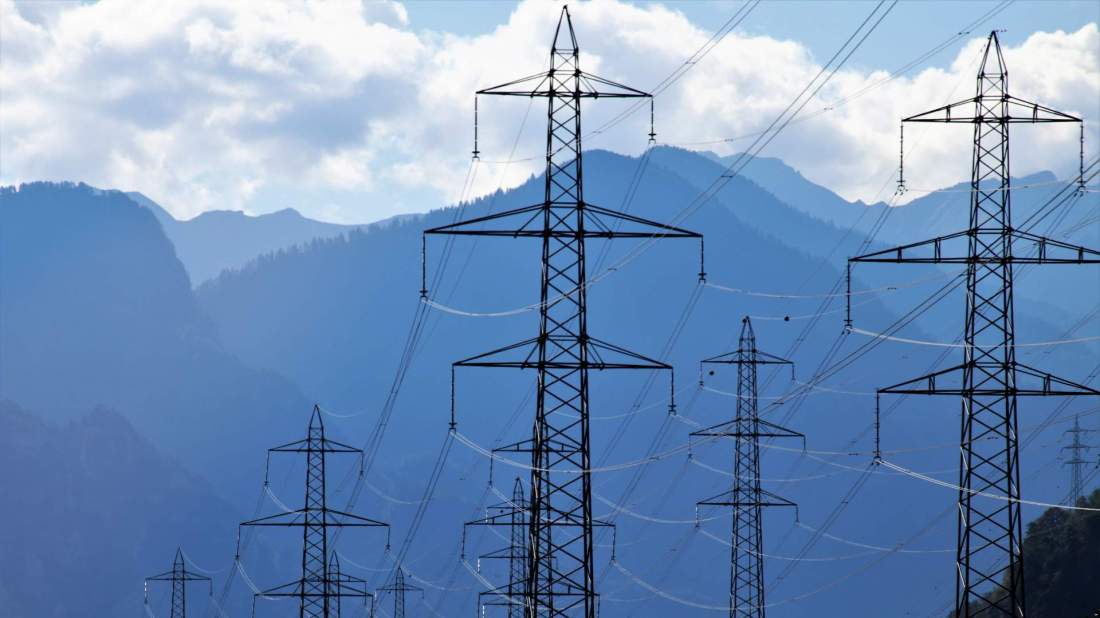 States with the Most Expensive and Cheapest Electricity Costs