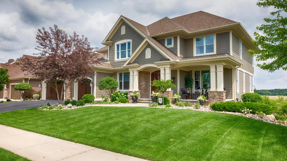 How Much Does It Cost to Buy a House?