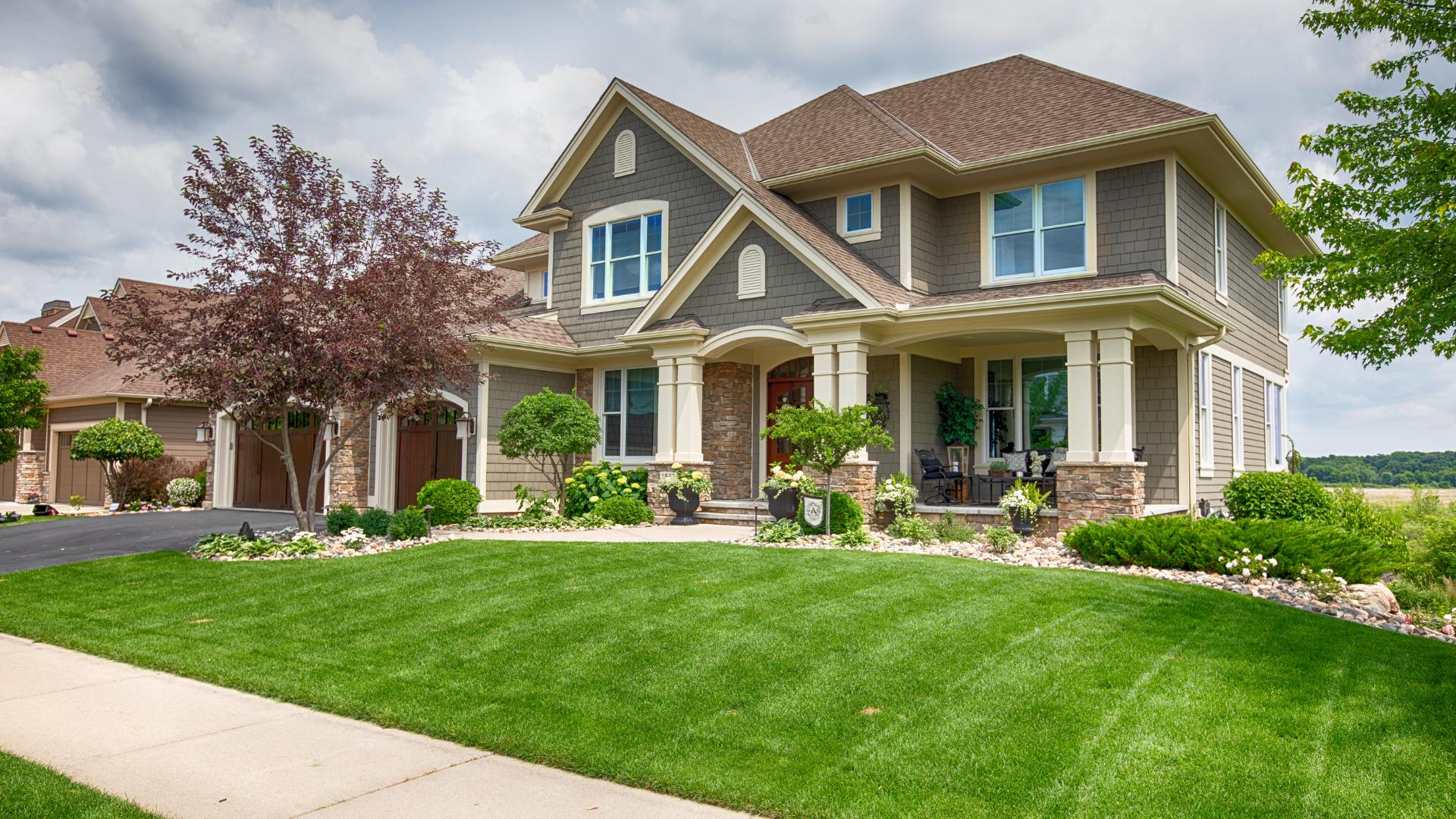 How Much Does It Cost to Buy a House?