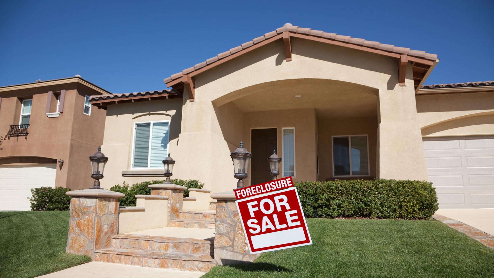 How to Buy a Foreclosed Property: Get the Facts