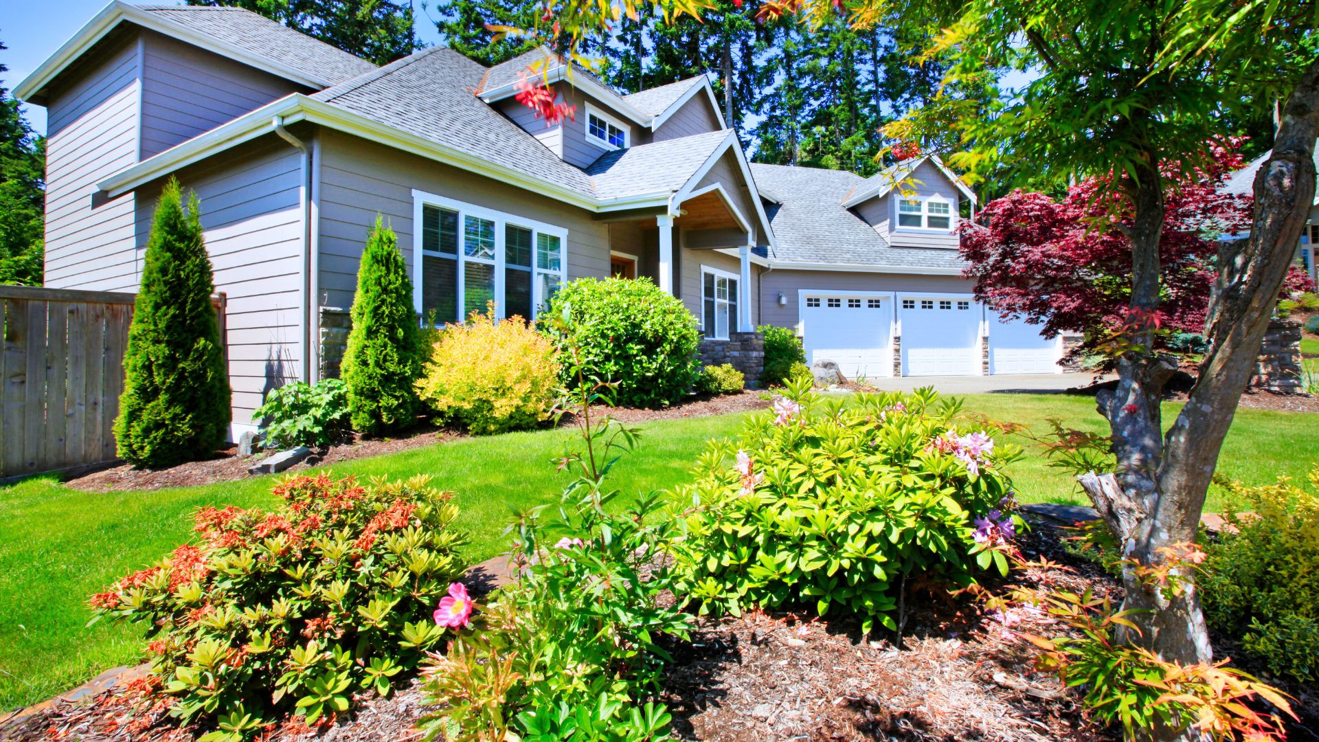 Summer Curb Appeal: A Home Seller’s Approach